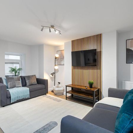 Luxury Lower-Level One Bed Apt Leeds  Exteriör bild