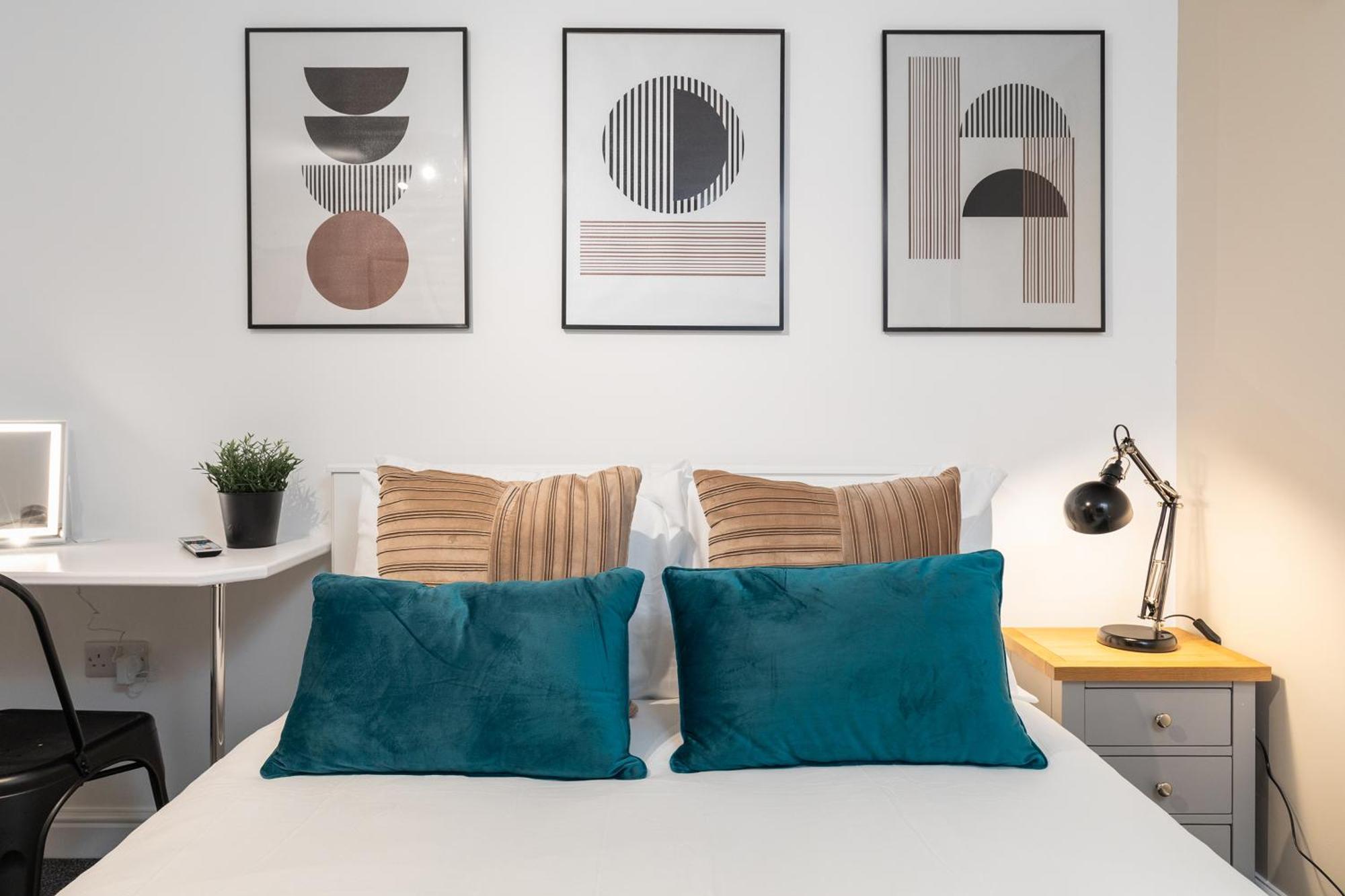 Luxury Lower-Level One Bed Apt Leeds  Exteriör bild